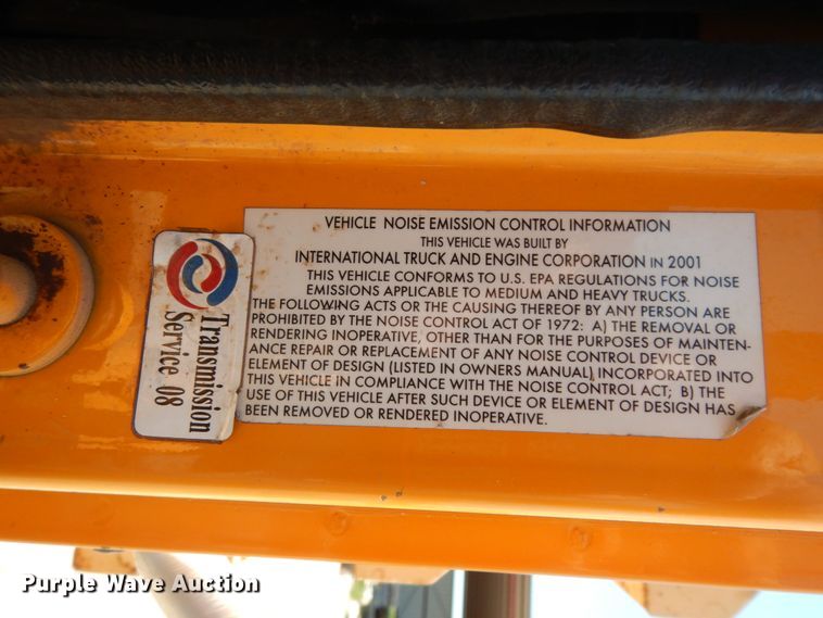 image for item DC2081 2002 International 2554  dump truck