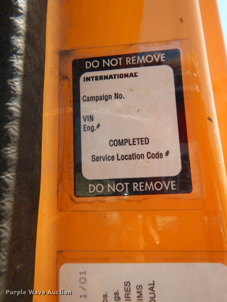 image for item DC2081 2002 International 2554  dump truck