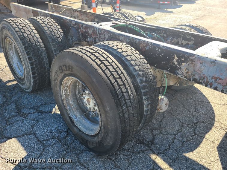 image for item DH5913 1985 Ford LT8000  truck cab and chassis