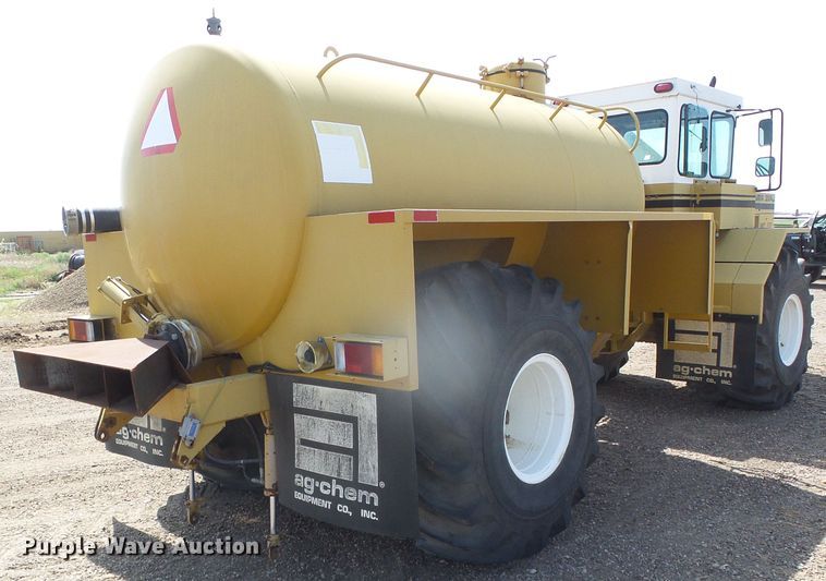 image for item DI5667 Ag-Chem Ag Gator 2004  water wagon