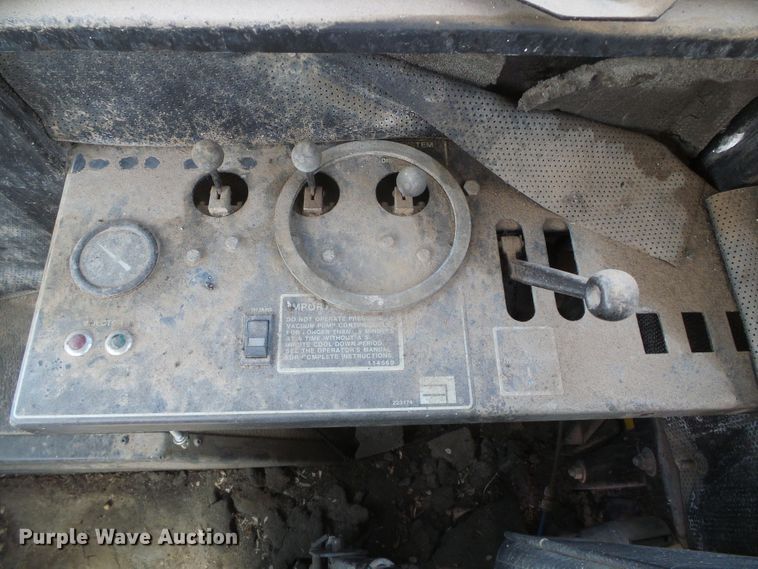 image for item DI5667 Ag-Chem Ag Gator 2004  water wagon