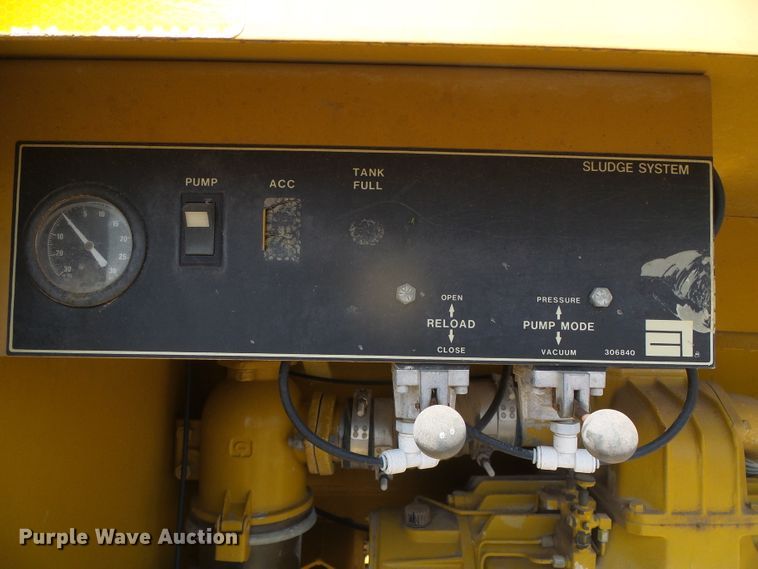 image for item DI5667 Ag-Chem Ag Gator 2004  water wagon