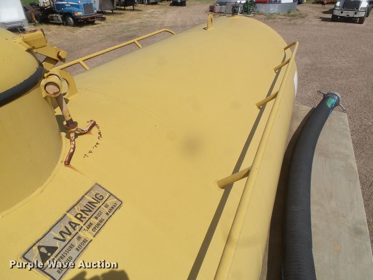 image for item DI5667 Ag-Chem Ag Gator 2004  water wagon