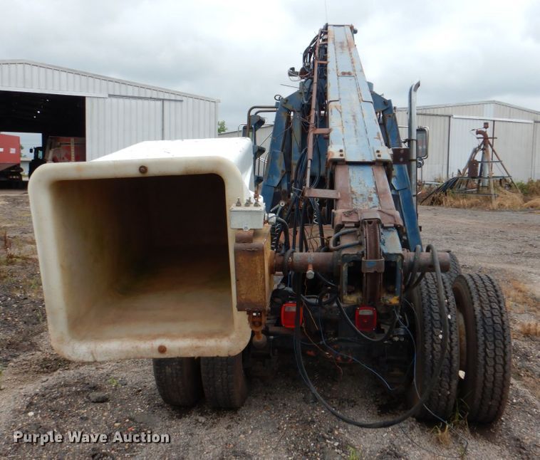 image for item DJ0463 1981 Mack R686ST  bucket truck