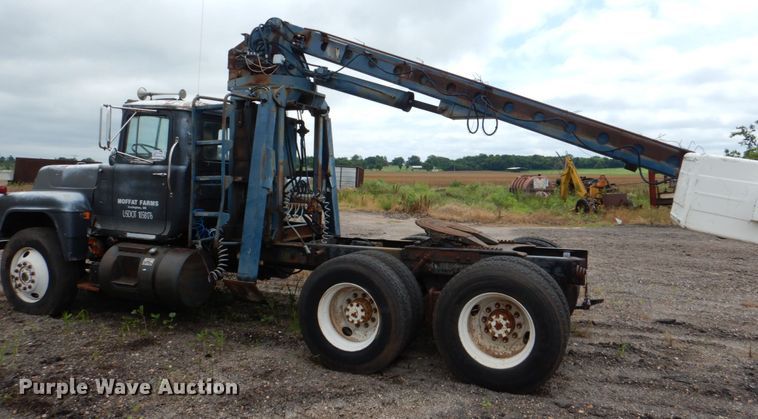 image for item DJ0463 1981 Mack R686ST  bucket truck