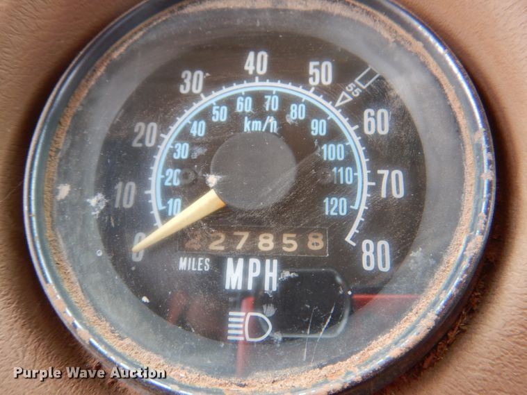 image for item DJ0463 1981 Mack R686ST  bucket truck