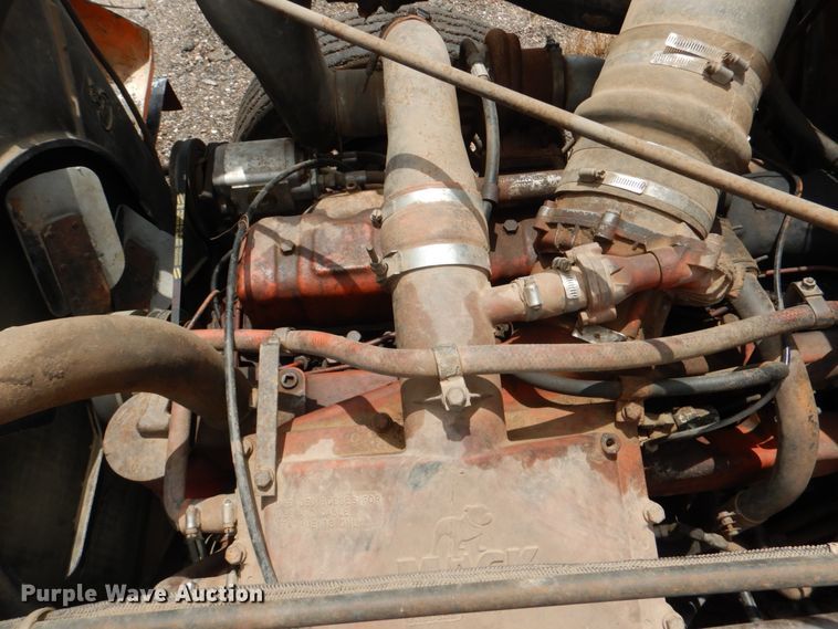 image for item DJ0463 1981 Mack R686ST  bucket truck