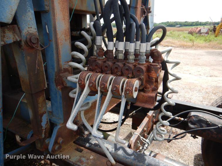 image for item DJ0463 1981 Mack R686ST  bucket truck