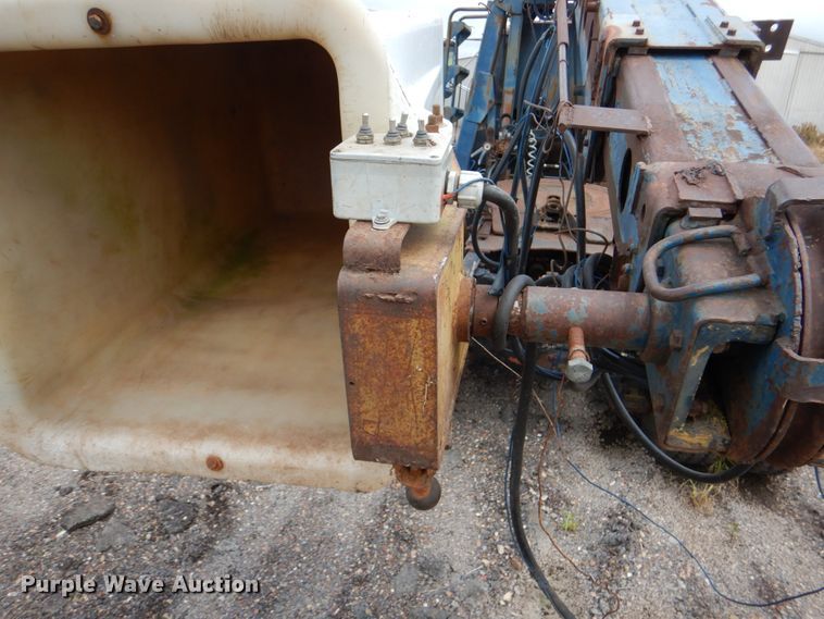 image for item DJ0463 1981 Mack R686ST  bucket truck