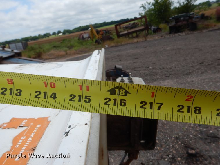 image for item DJ0463 1981 Mack R686ST  bucket truck