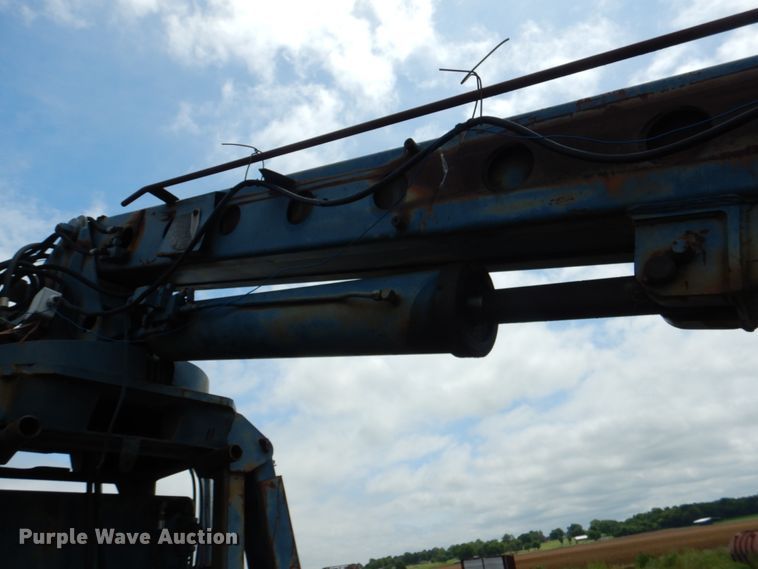 image for item DJ0463 1981 Mack R686ST  bucket truck