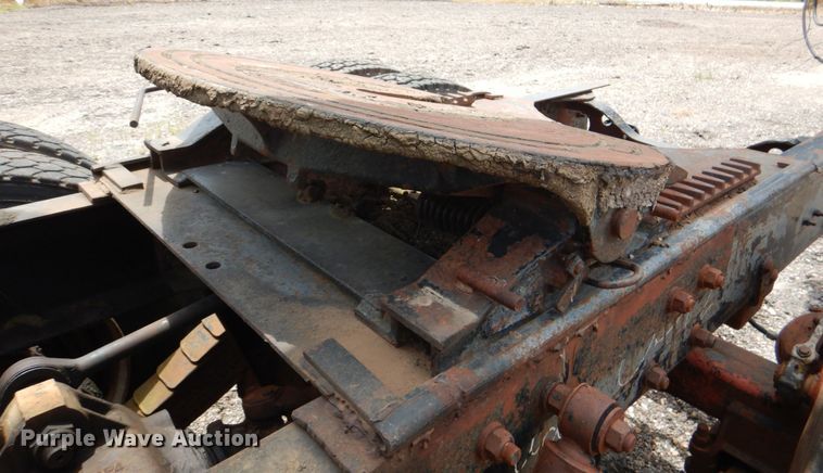 image for item DJ0463 1981 Mack R686ST  bucket truck