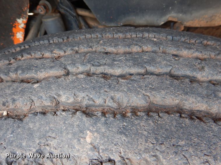 image for item DJ0463 1981 Mack R686ST  bucket truck