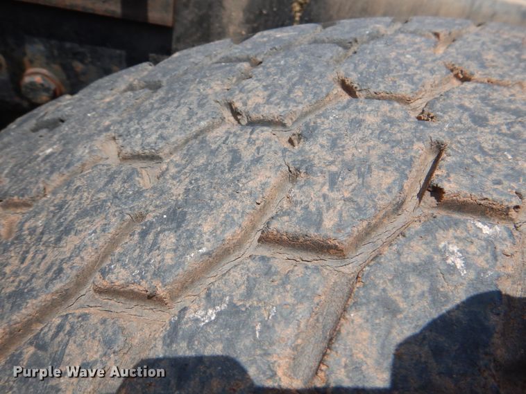 image for item DJ0463 1981 Mack R686ST  bucket truck