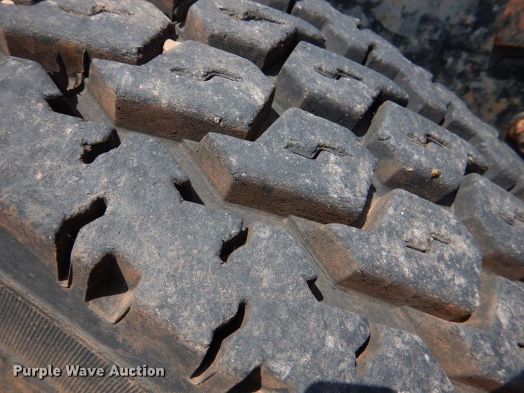 image for item DJ0463 1981 Mack R686ST  bucket truck