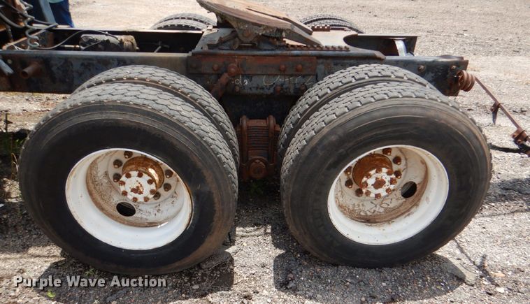 image for item DJ0463 1981 Mack R686ST  bucket truck