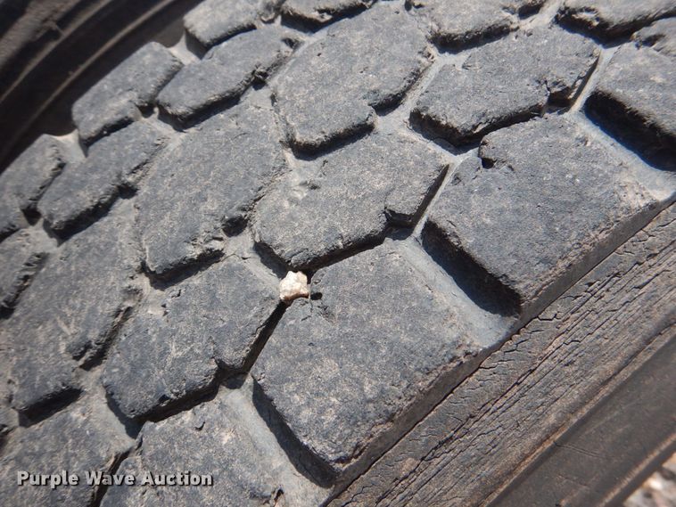 image for item DJ0463 1981 Mack R686ST  bucket truck