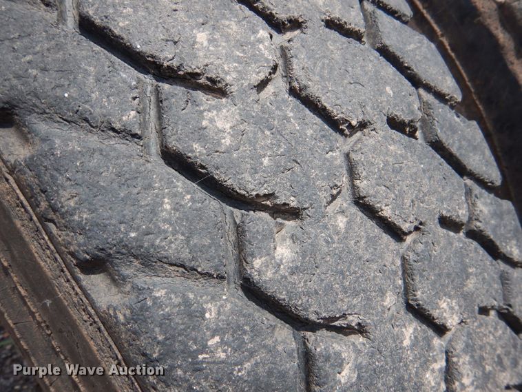 image for item DJ0463 1981 Mack R686ST  bucket truck