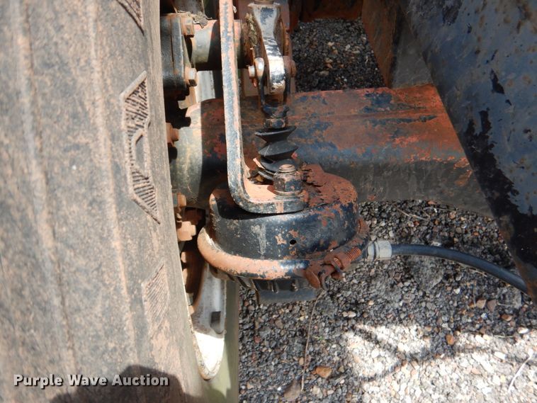 image for item DJ0463 1981 Mack R686ST  bucket truck