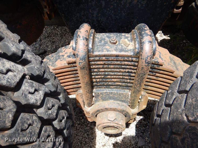 image for item DJ0463 1981 Mack R686ST  bucket truck