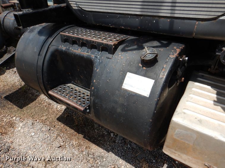 image for item DJ0463 1981 Mack R686ST  bucket truck