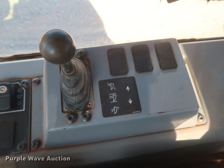 image for item DJ1925 2007 Caterpillar D6K LGP  dozer