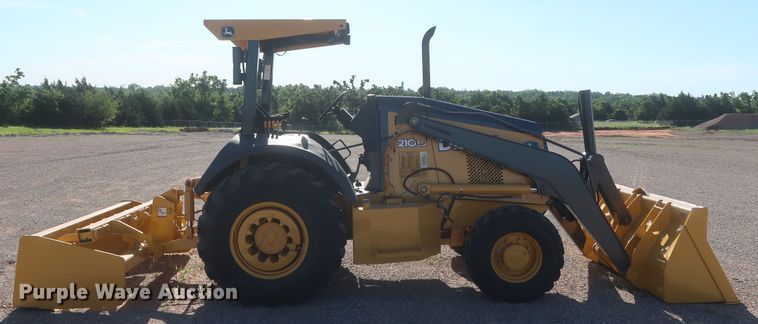 image for item DJ1927 2010 John Deere 210LJ  landscape tractor