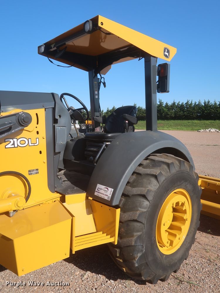 image for item DJ1927 2010 John Deere 210LJ  landscape tractor