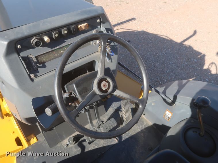 image for item DJ1927 2010 John Deere 210LJ  landscape tractor