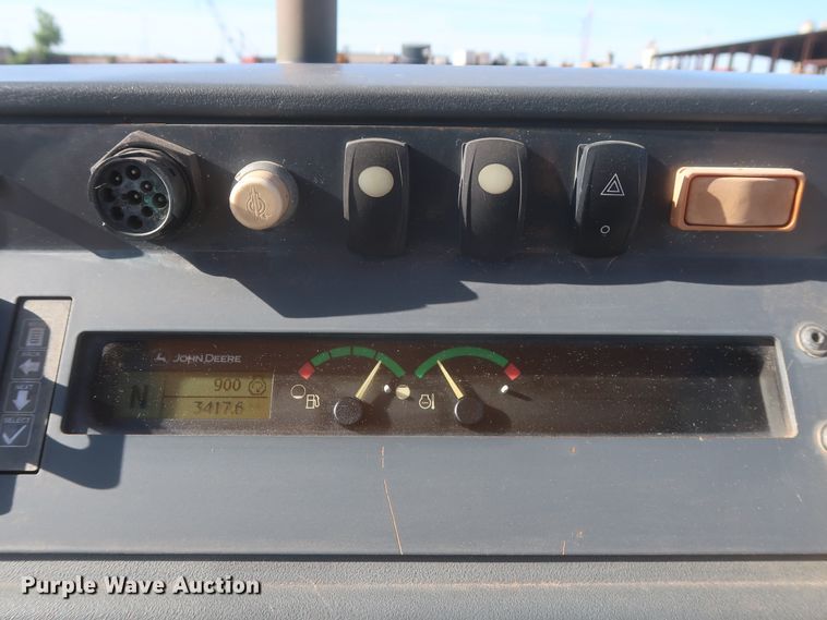 image for item DJ1927 2010 John Deere 210LJ  landscape tractor