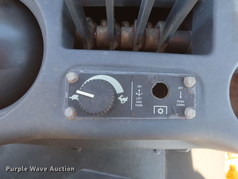 image for item DJ1927 2010 John Deere 210LJ  landscape tractor