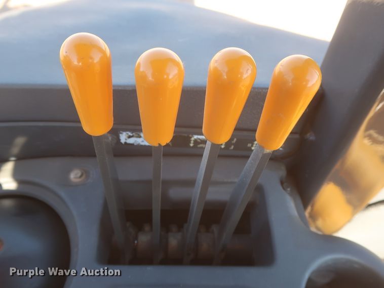 image for item DJ1927 2010 John Deere 210LJ  landscape tractor