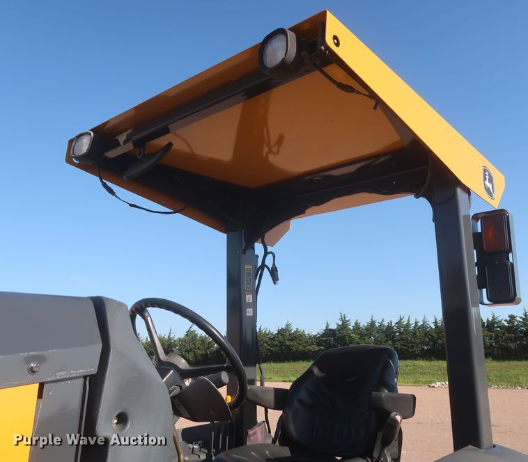 image for item DJ1927 2010 John Deere 210LJ  landscape tractor