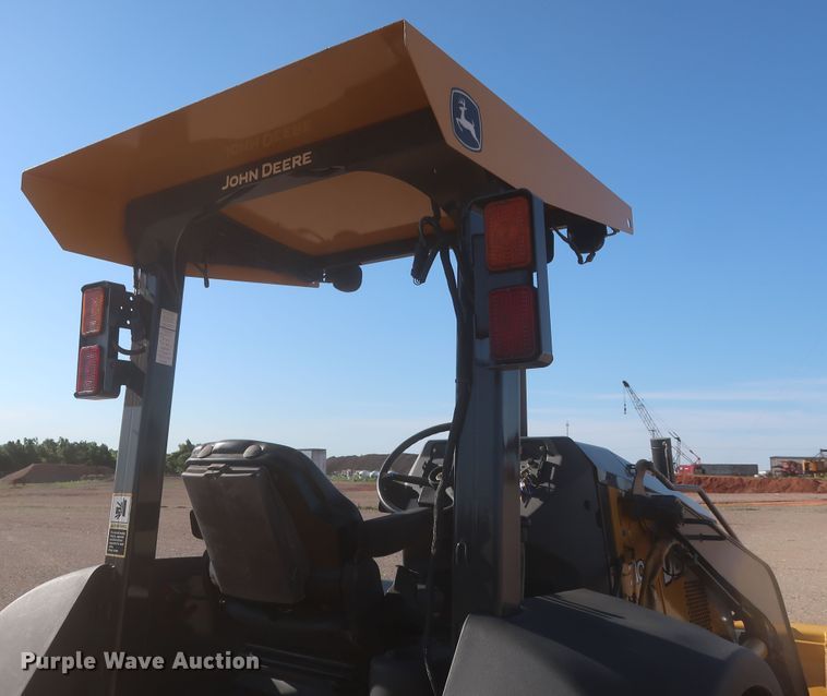 image for item DJ1927 2010 John Deere 210LJ  landscape tractor