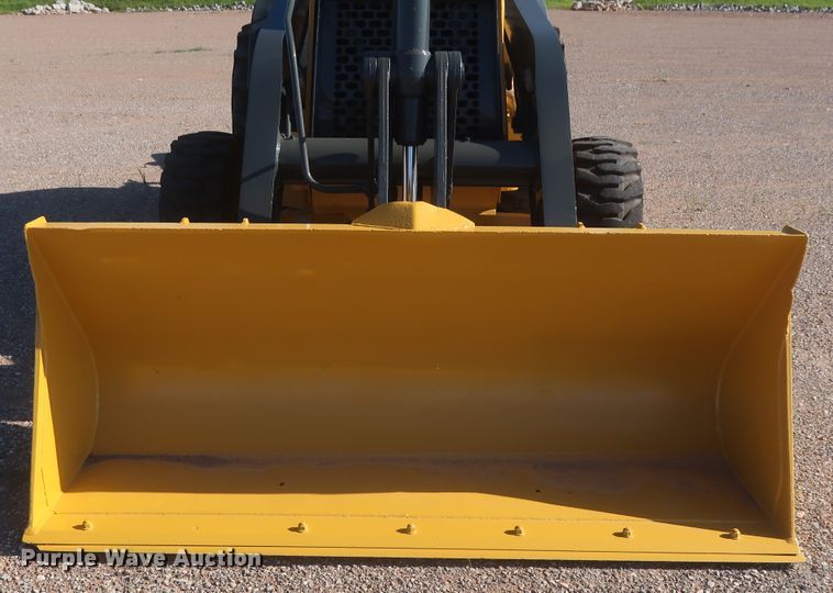 image for item DJ1927 2010 John Deere 210LJ  landscape tractor