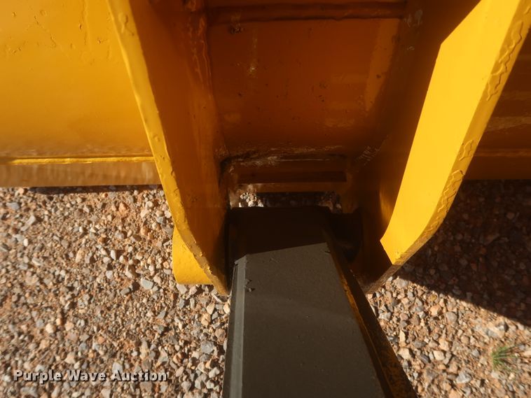 image for item DJ1927 2010 John Deere 210LJ  landscape tractor