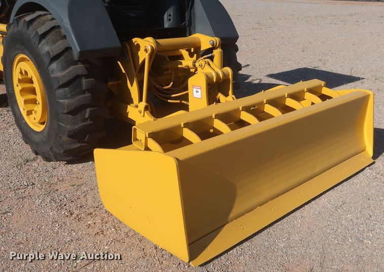 image for item DJ1927 2010 John Deere 210LJ  landscape tractor