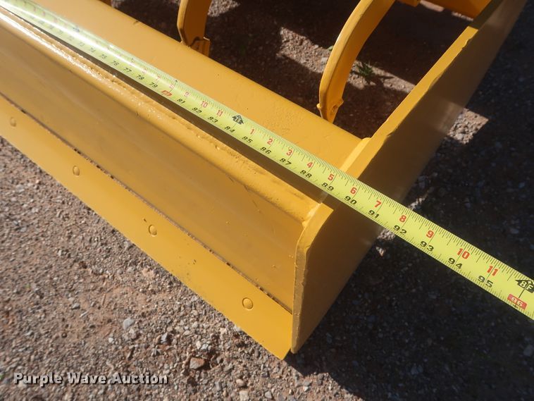 image for item DJ1927 2010 John Deere 210LJ  landscape tractor