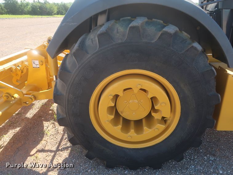 image for item DJ1927 2010 John Deere 210LJ  landscape tractor