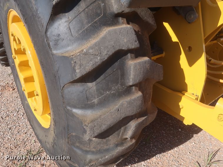 image for item DJ1927 2010 John Deere 210LJ  landscape tractor