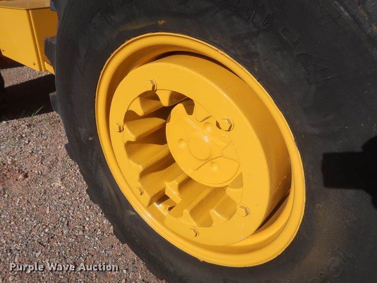 image for item DJ1927 2010 John Deere 210LJ  landscape tractor