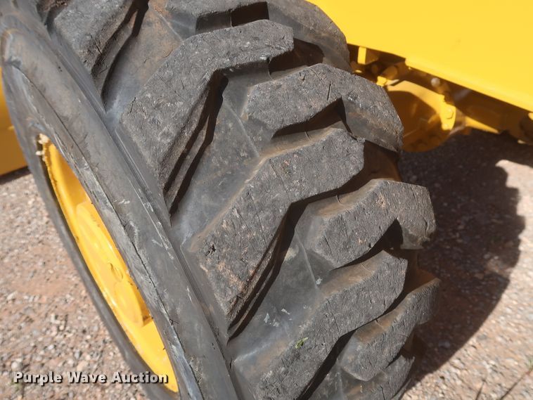 image for item DJ1927 2010 John Deere 210LJ  landscape tractor