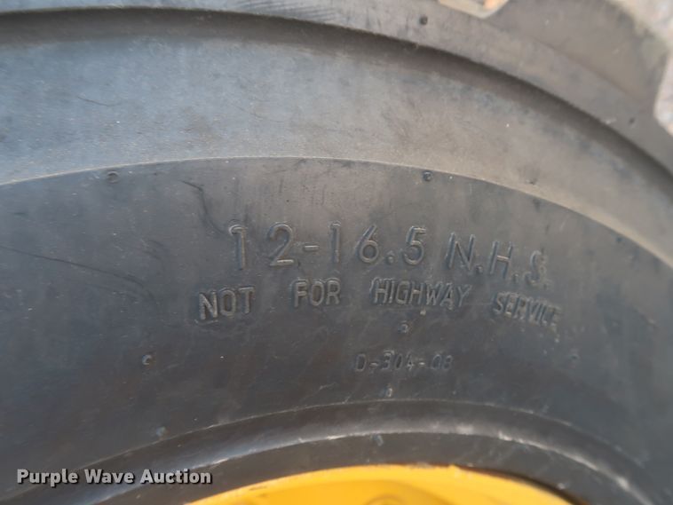 image for item DJ1927 2010 John Deere 210LJ  landscape tractor