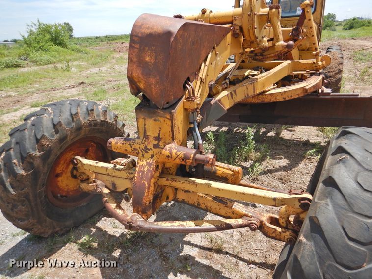 image for item DK2242 1968 Caterpillar 112F  rigid frame motor grader