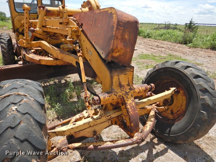 image for item DK2242 1968 Caterpillar 112F  rigid frame motor grader