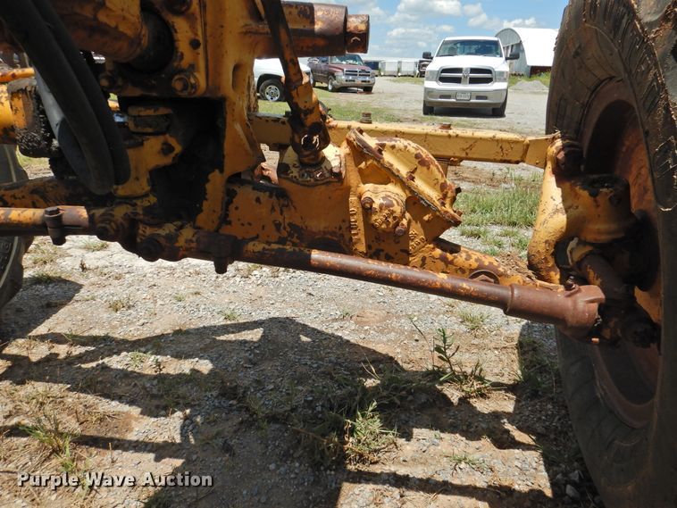 image for item DK2242 1968 Caterpillar 112F  rigid frame motor grader