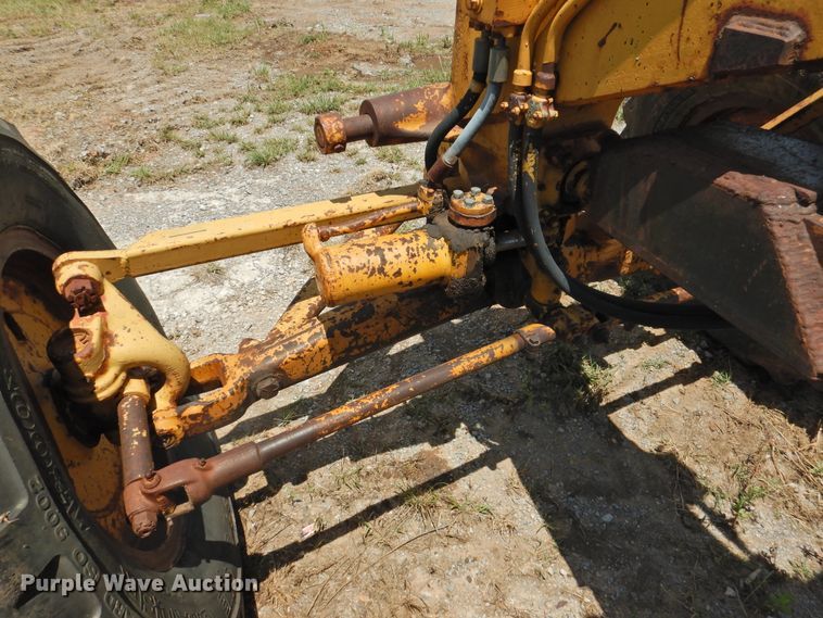 image for item DK2242 1968 Caterpillar 112F  rigid frame motor grader