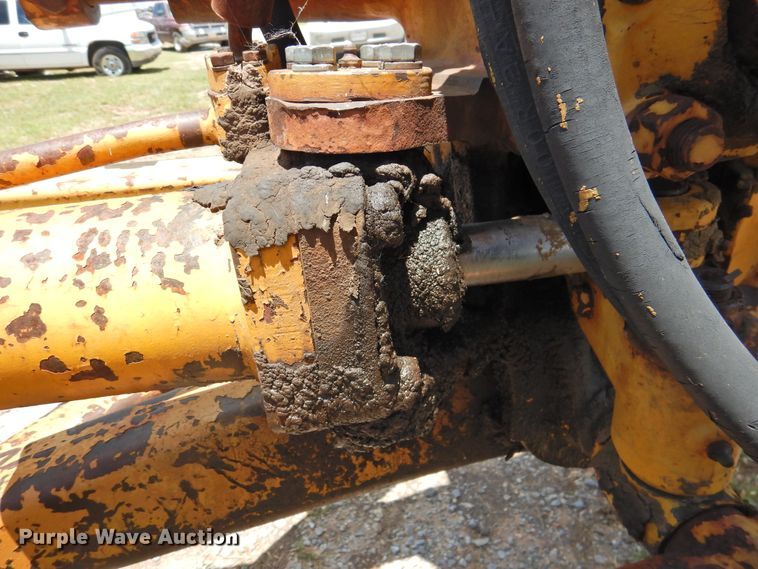 image for item DK2242 1968 Caterpillar 112F  rigid frame motor grader