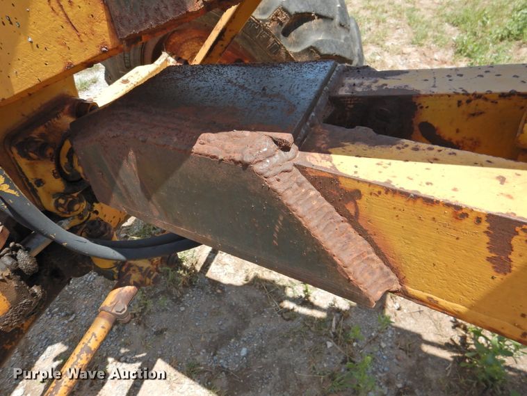 image for item DK2242 1968 Caterpillar 112F  rigid frame motor grader