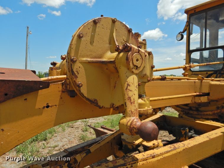 image for item DK2242 1968 Caterpillar 112F  rigid frame motor grader